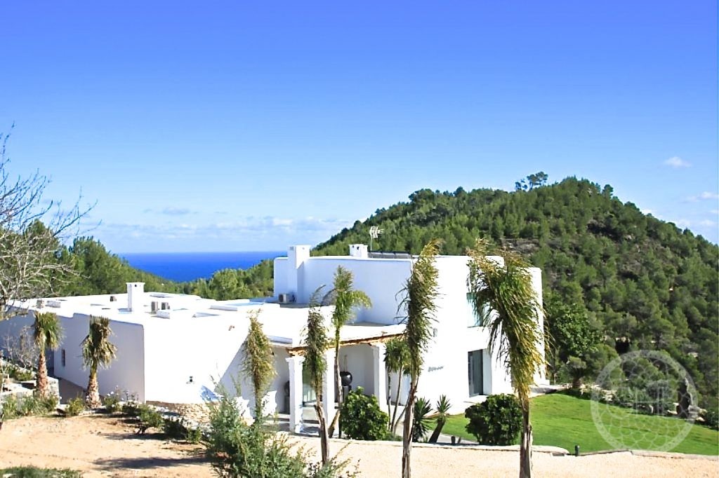Privat gelegene Villa mit atemberaubenden Ausblick