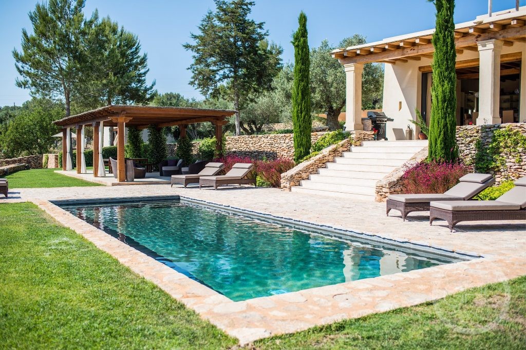 Mediterranean villa in the countryside