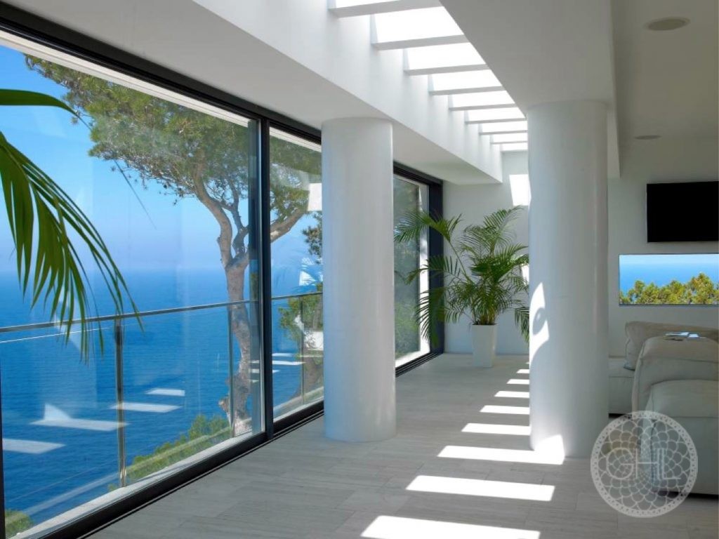 Top villa with breathtaking sea views
