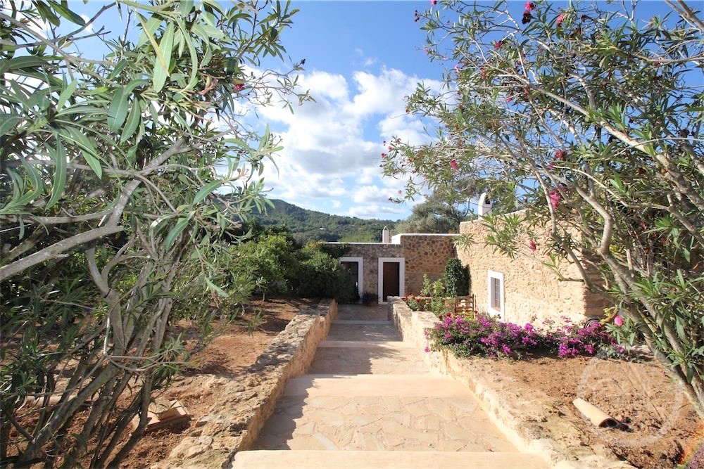 Fabulous country finca with sea views in Portinatx