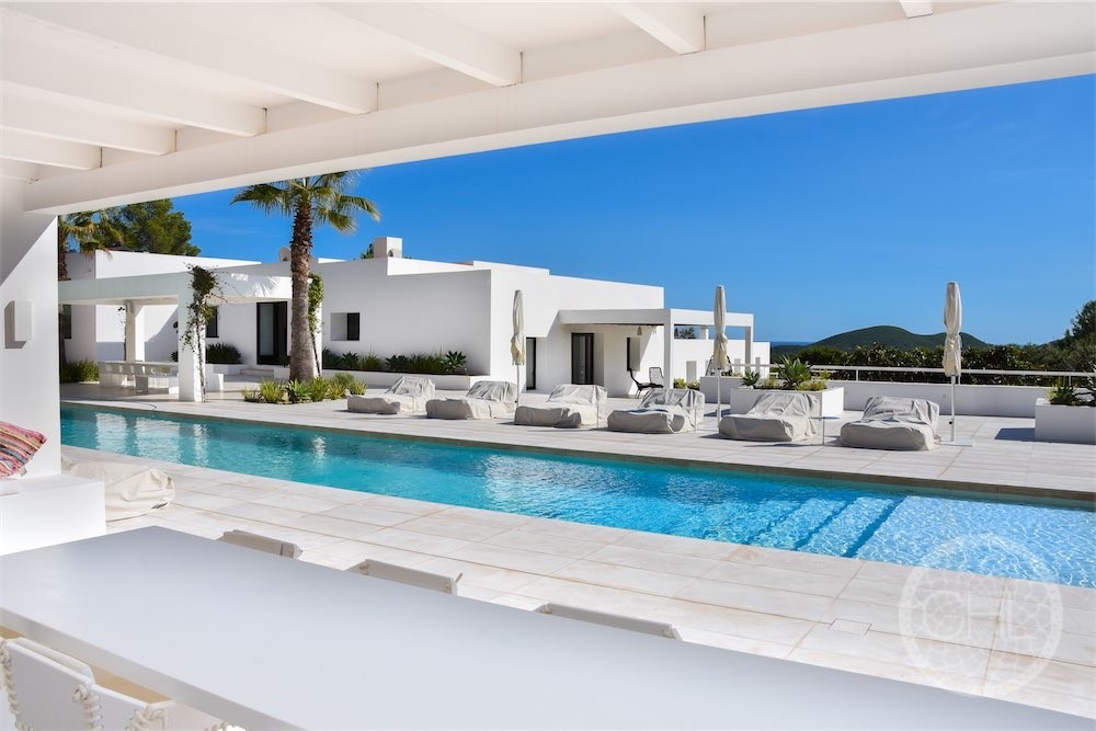 Villa excepcional moderna en increíble finca con vistas al mar