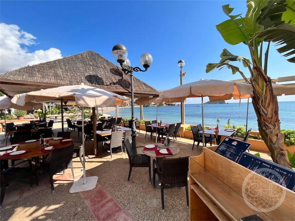 Fantastic sea front Grill for lease