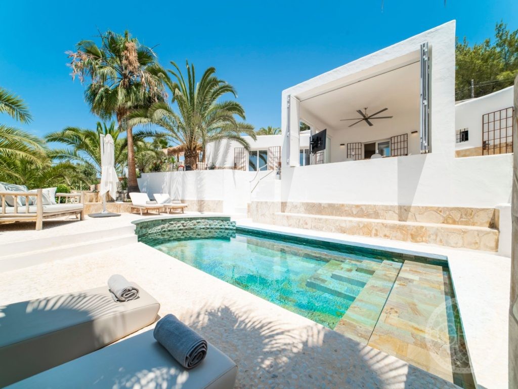 Beautiful villa close to the beach with tourist rental license