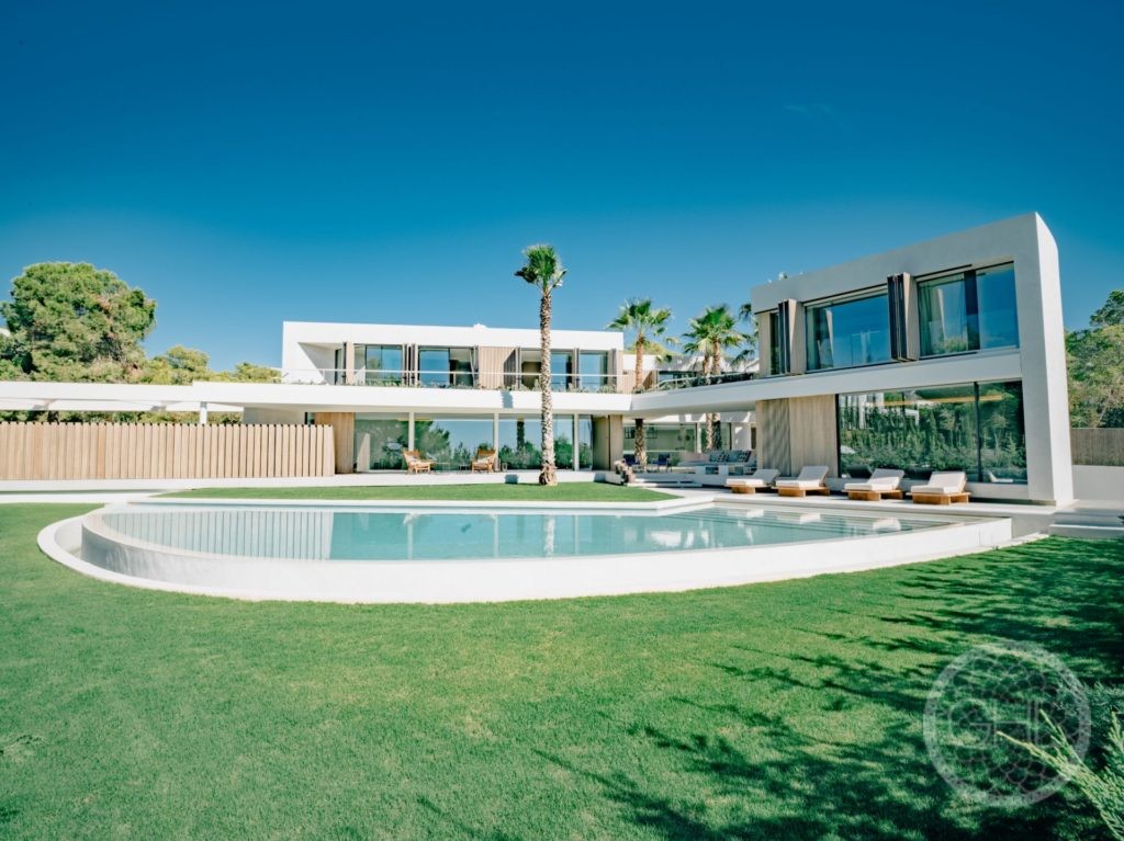 Villa neuve de haute qualité dans une communauté fermée de luxe avec vue sur la mer