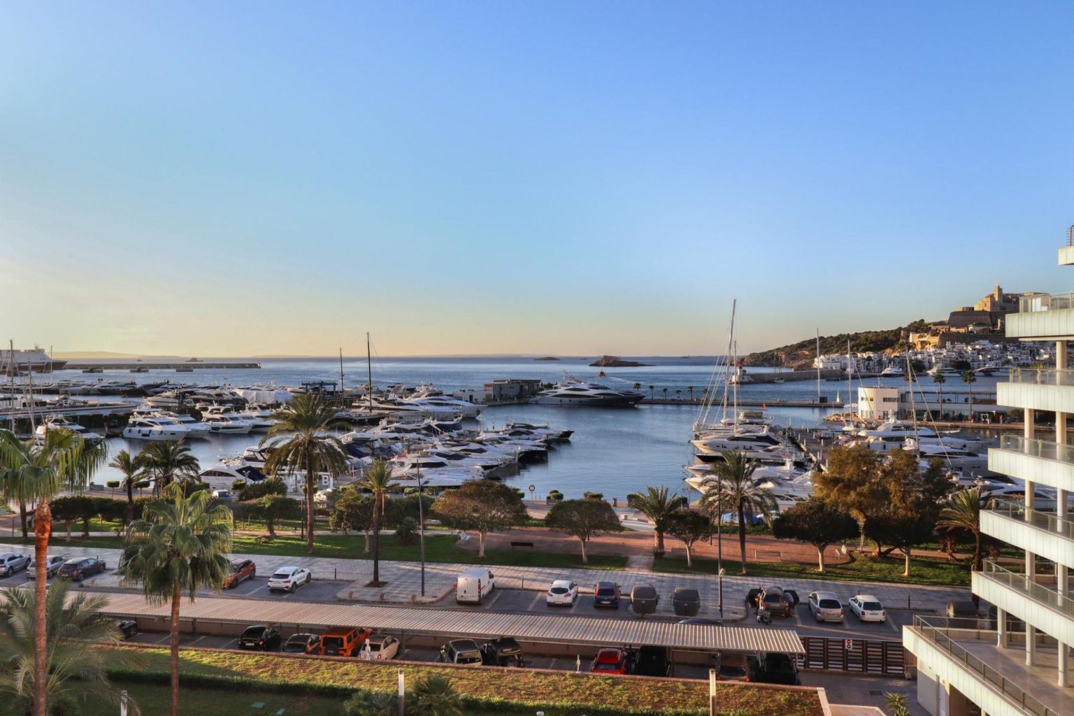 Superbe appartement de qualité supérieure avec une vue magnifique sur la mer