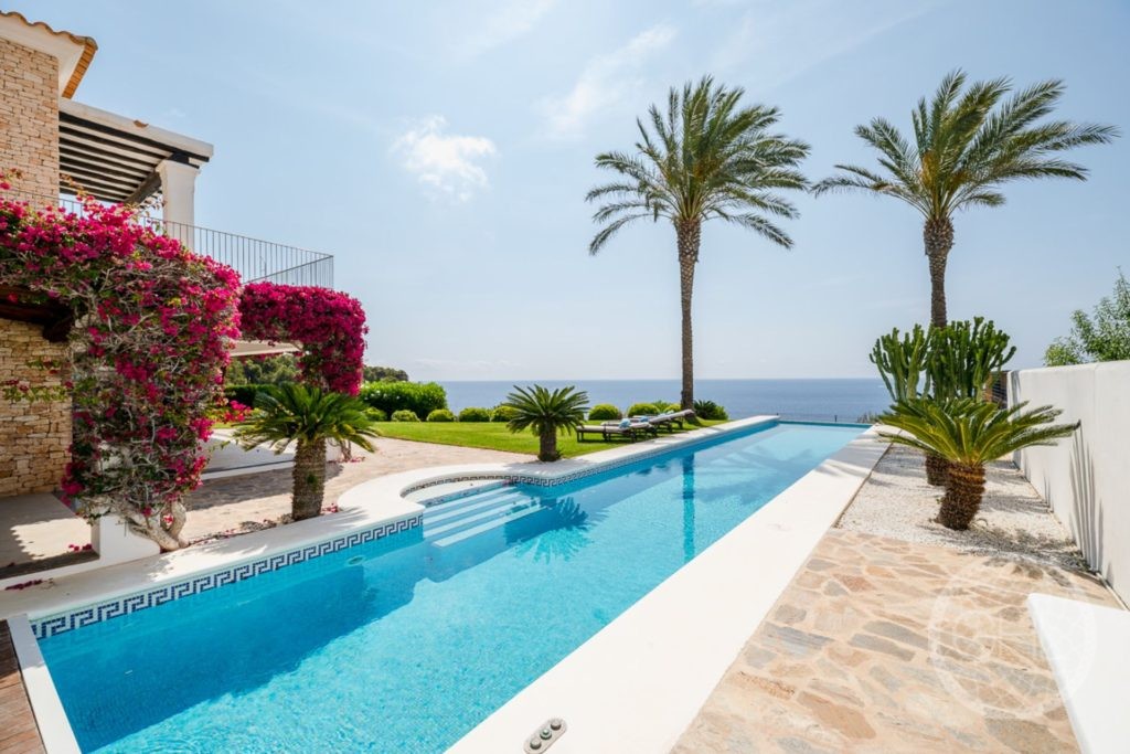 Exclusive Mediterranean luxury villa with panoramic sea views