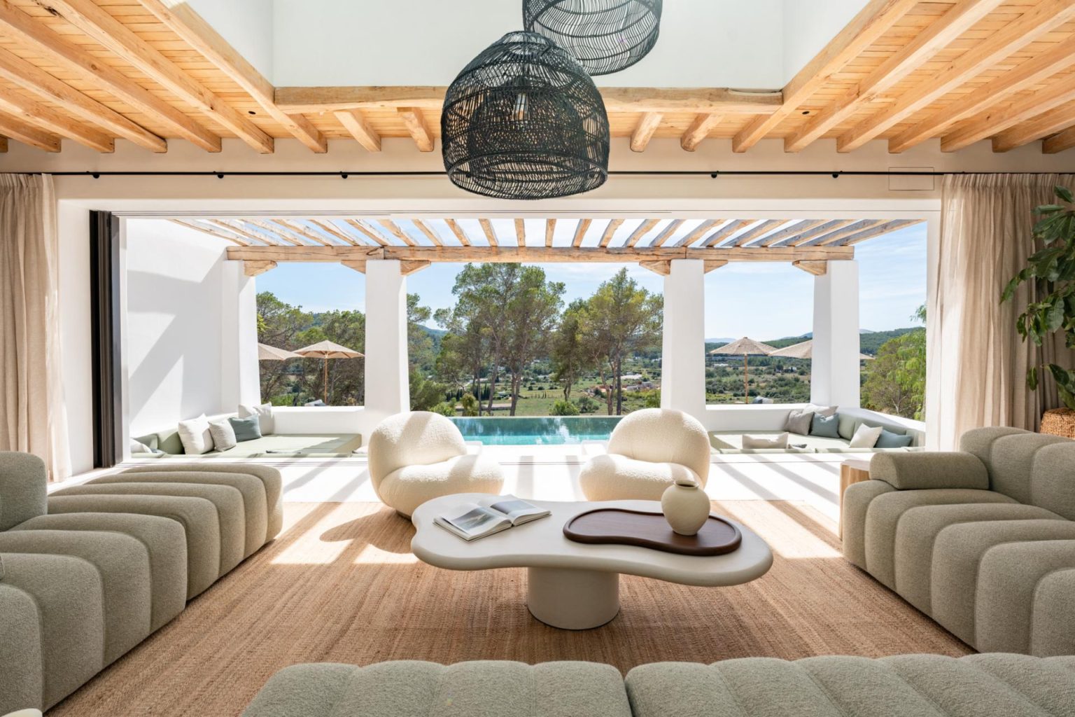 Blakstad Brillanz: luxuriöse Villa im Herzen von Ibiza