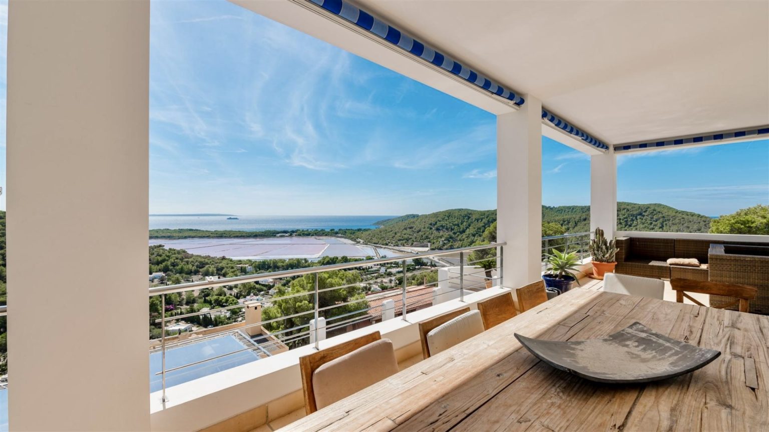 Exclusive hilltop home offering sunrise and sunset panoramas in Las Salinas