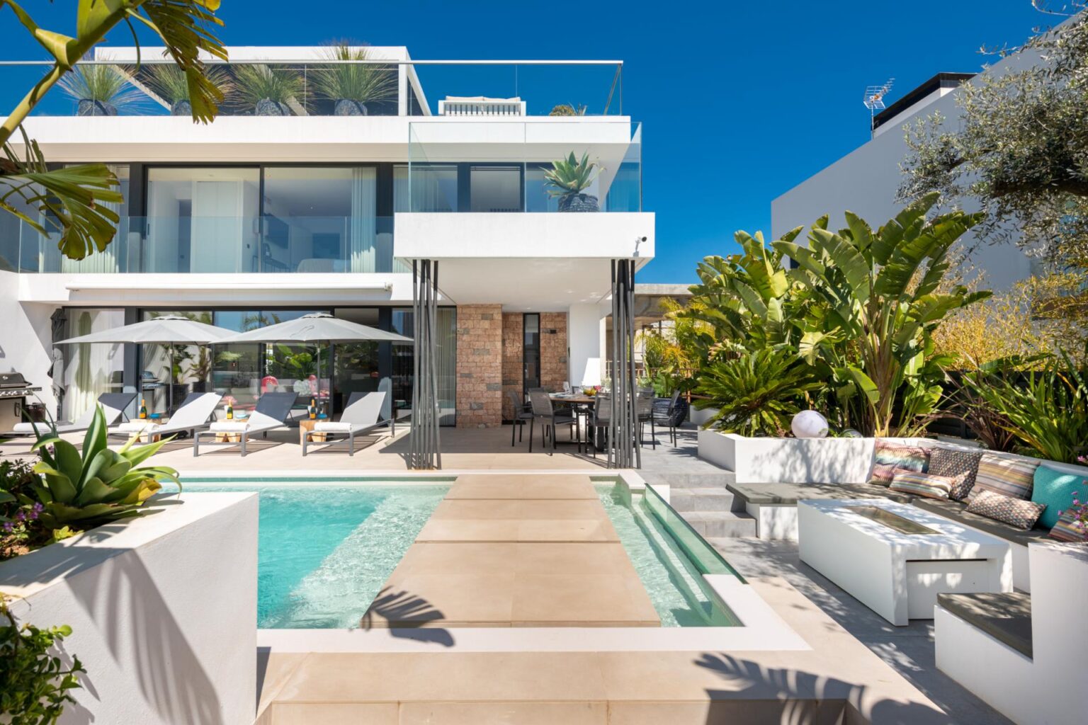 Exquisite contemporary villa in Ses Torres, ready to move into