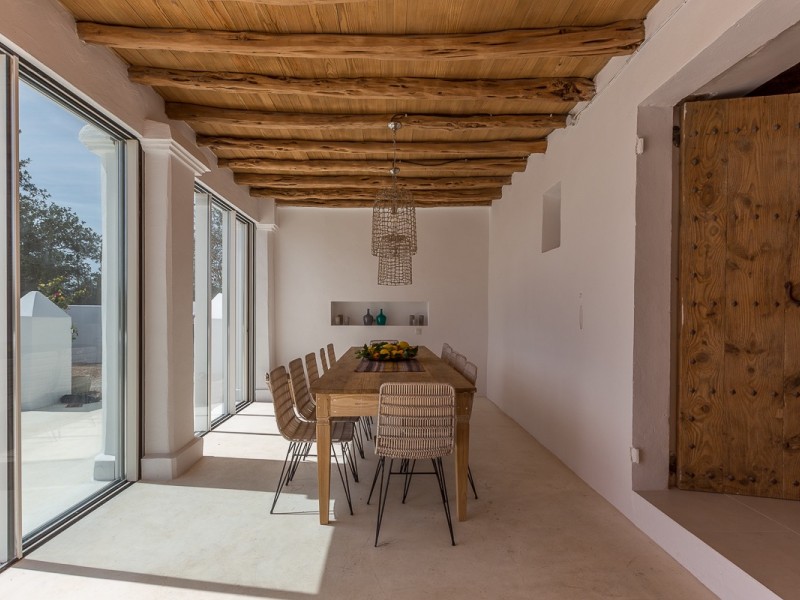 A recently restored 6 bedroom Ibizan finca 18