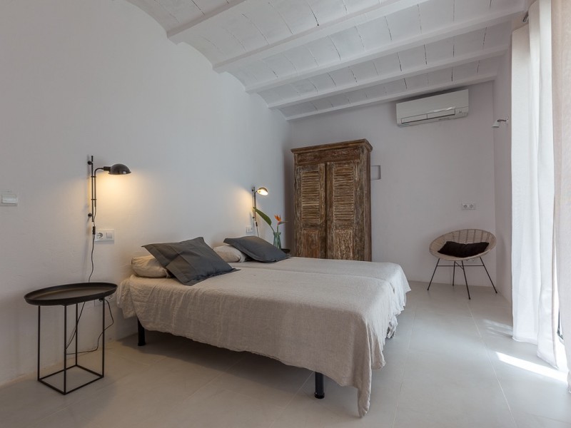 A recently restored 6 bedroom Ibizan finca 8