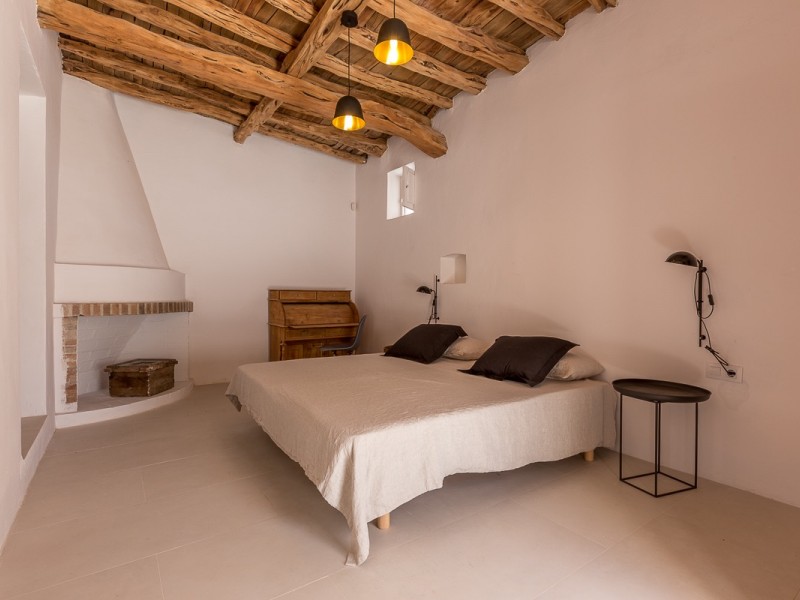 A recently restored 6 bedroom Ibizan finca 14