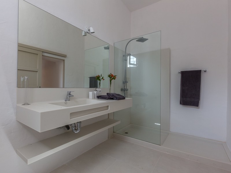 A recently restored 6 bedroom Ibizan finca 7