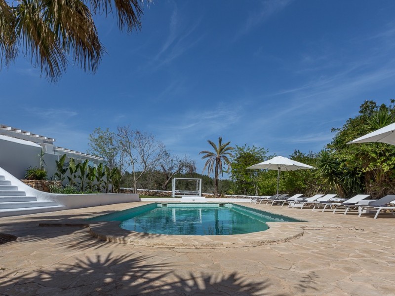 A recently restored 6 bedroom Ibizan finca 23