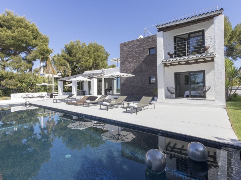 A Stylish Villa on the South-West Coast of Ibiza 20