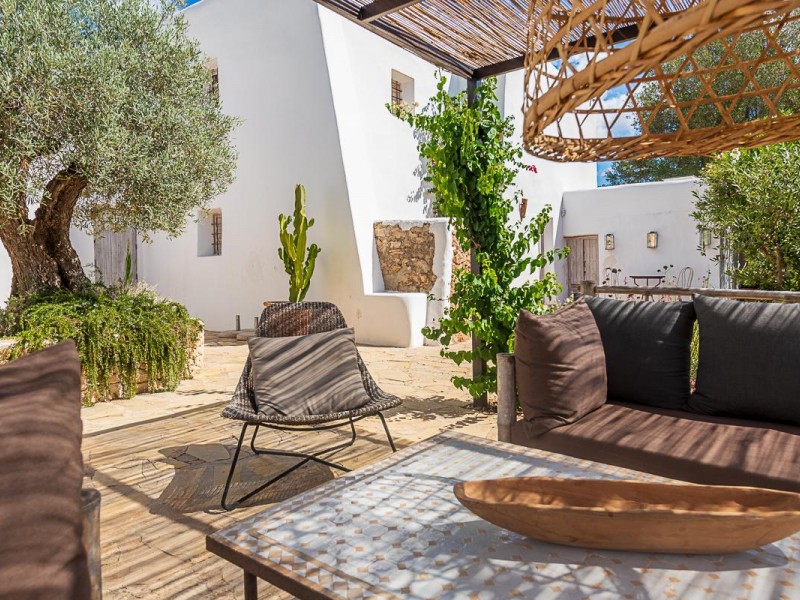 A stunning fully restored Finca 56