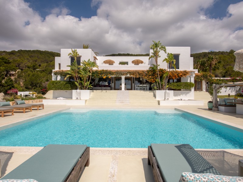 A luxury finca with spectacular sea views 30