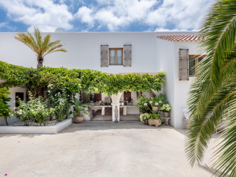 A luxury finca with spectacular sea views 76
