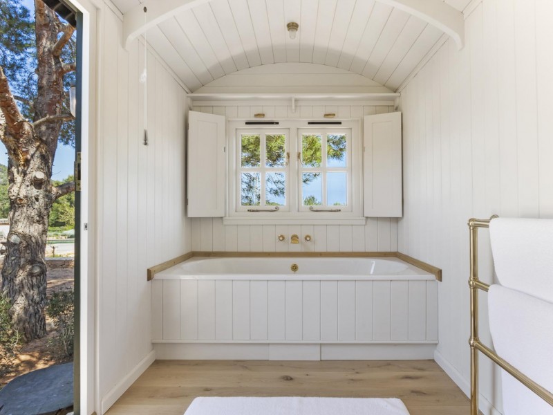 A beautifully restored classic finca located in peaceful and convenient location 39